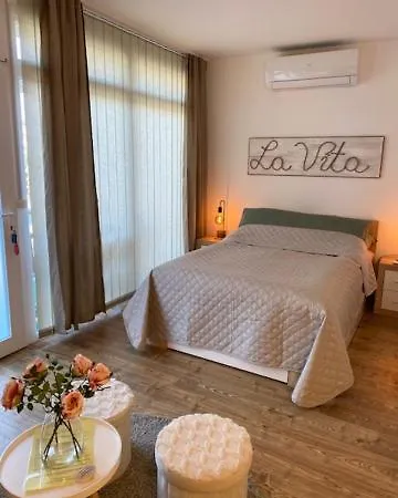 La Vita Apartman 블로톤퓌레드